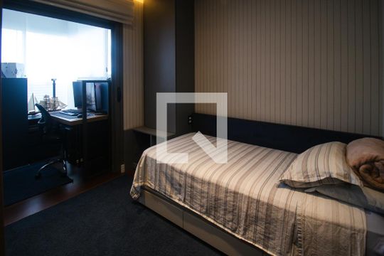 Suíte 1 de apartamento para alugar com 3 quartos, 163m² em Bosque da Saúde, São Paulo