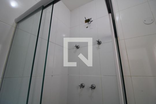 Chuveiro banheiro da suíte 1 de casa de condomínio para alugar com 2 quartos, 77m² em Jardim Ubirajara (zona Sul), São Paulo