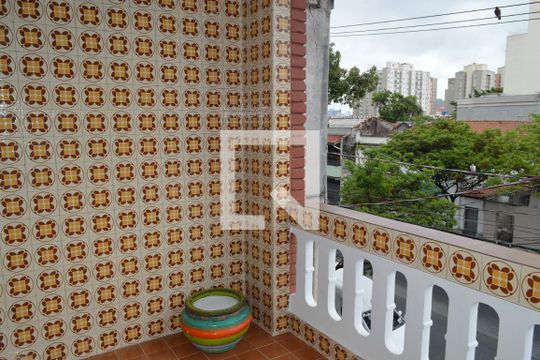Varanda de casa à venda com 7 quartos, 250m² em Cambuci, São Paulo