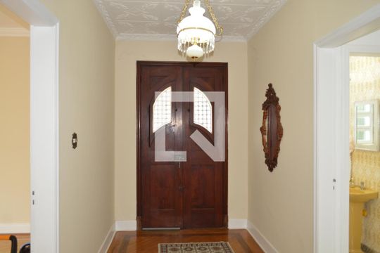 Entrada de casa à venda com 7 quartos, 250m² em Cambuci, São Paulo