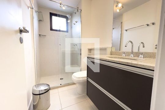 Banheiro  de apartamento para alugar com 1 quarto, 29m² em Vila Olímpia, São Paulo