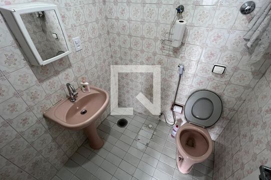 Banheiro de kitnet/studio à venda com 1 quarto, 28m² em Cerqueira César, São Paulo