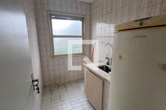 Cozinha de kitnet/studio à venda com 1 quarto, 28m² em Cerqueira César, São Paulo