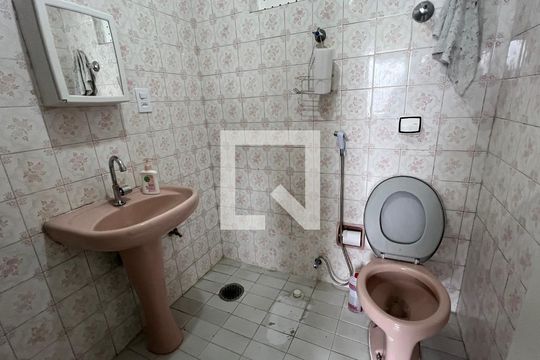 Banheiro de kitnet/studio à venda com 1 quarto, 28m² em Cerqueira César, São Paulo