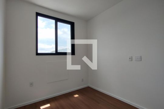 Quarto 1 de apartamento para alugar com 2 quartos, 58m² em Jacarepaguá, Rio de Janeiro
