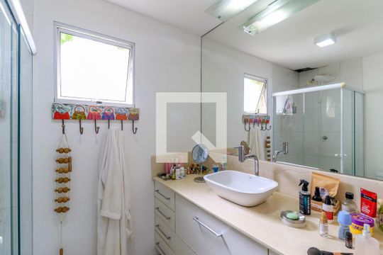 Banheiro da Suíte 1 de casa à venda com 3 quartos, 280m² em Campo Belo, São Paulo