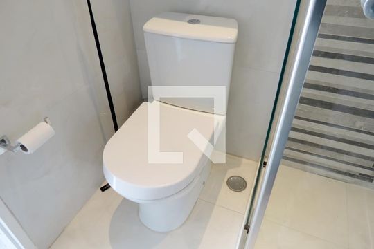 Banheiro Social - Privada de apartamento à venda com 2 quartos, 64m² em Jardim Íris, São Paulo