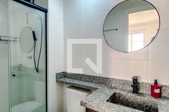 Banheiro da Suíte de apartamento à venda com 1 quarto, 27m² em Vila Cláudia, São Paulo