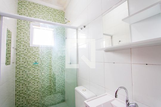 Banheiro da Suíte de apartamento para alugar com 2 quartos, 70m² em Parque São Vicente, Santo André