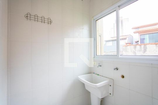 Área de serviço de apartamento para alugar com 2 quartos, 70m² em Parque São Vicente, Santo André