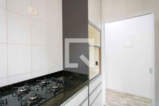 Cozinha de apartamento à venda com 2 quartos, 70m² em Parque São Vicente, Santo André