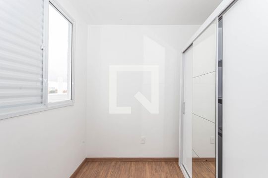 Quarto 2 de apartamento para alugar com 2 quartos, 44m² em Jardim Maria Estela, São Paulo