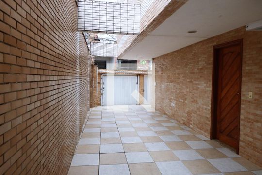 Corredor (Saída) de apartamento para alugar com 3 quartos, 177m² em Centro, São Vicente