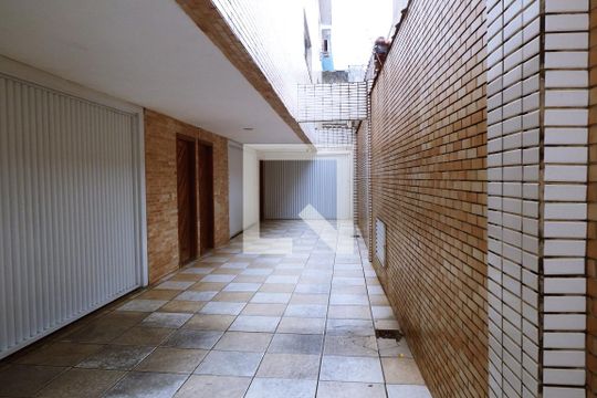 Corredor (Saída) de apartamento para alugar com 3 quartos, 177m² em Centro, São Vicente