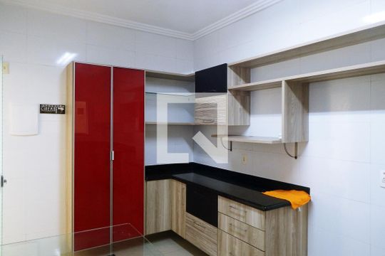Cozinha de apartamento para alugar com 3 quartos, 177m² em Centro, São Vicente
