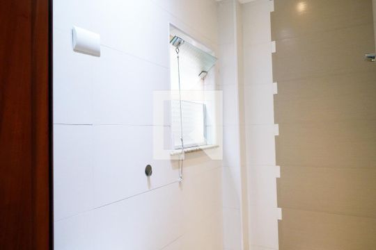 Lavabo de apartamento para alugar com 3 quartos, 177m² em Centro, São Vicente