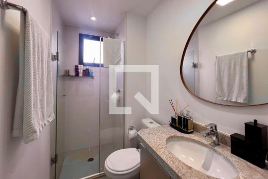 Banheiro de apartamento à venda com 1 quarto, 34m² em Indianópolis, São Paulo
