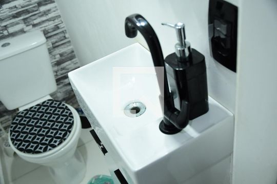 Lavabo de casa de condomínio à venda com 2 quartos, 112m² em Jardim Belizário, Cotia