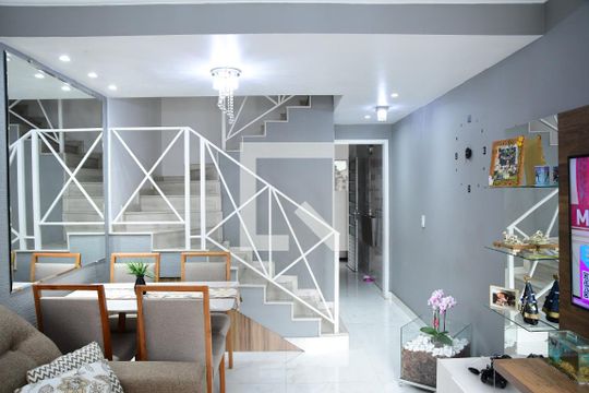 Sala de casa de condomínio à venda com 2 quartos, 112m² em Jardim Belizário, Cotia