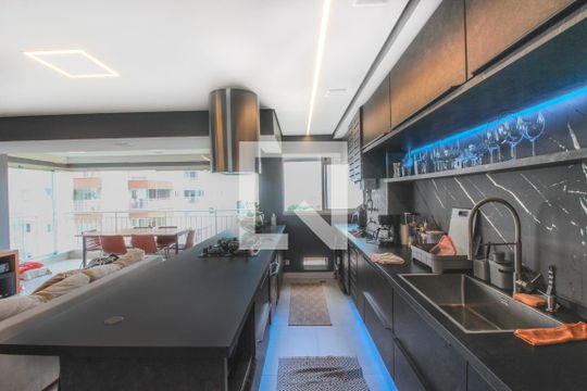 Cozinha de apartamento à venda com 2 quartos, 79m² em Vila Anastácio, São Paulo