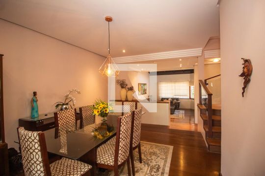 Sala de casa à venda com 5 quartos, 363m² em Camaquã, Porto Alegre