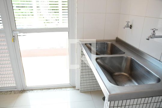 Área de Serviço de casa de condomínio para alugar com 4 quartos, 582m² em São Paulo Ii, Cotia