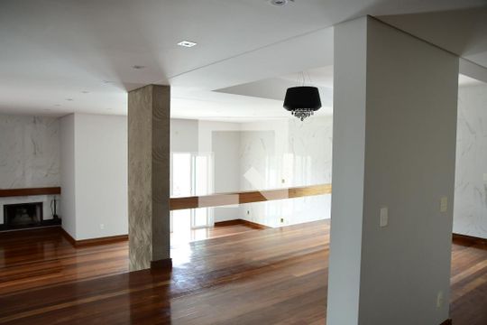 Casa de Condomínio para alugar com 4 quartos, 582m² em São Paulo Ii, Cotia