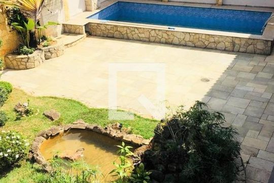 Casa à venda com 3 quartos, 440m² em Vila Carrao, São Paulo