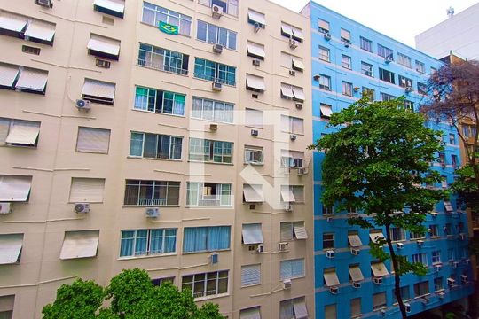 Sala vista  de apartamento para alugar com 3 quartos, 156m² em Copacabana, Rio de Janeiro