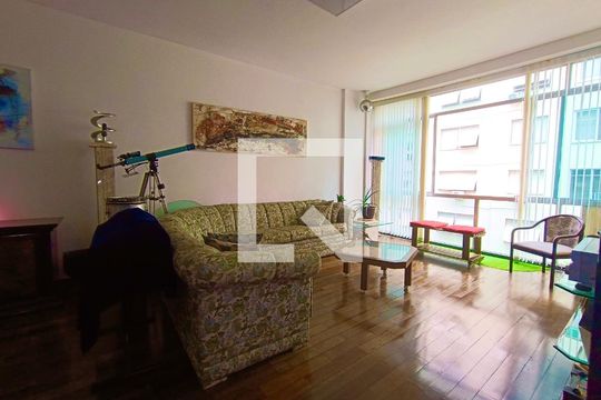 Sala de apartamento para alugar com 3 quartos, 156m² em Copacabana, Rio de Janeiro