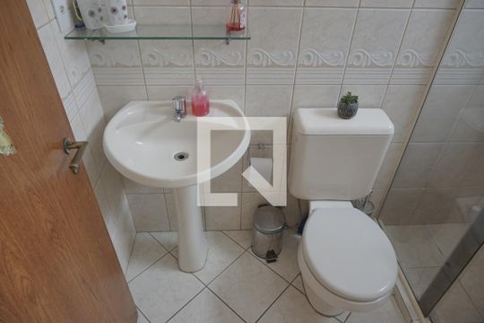 Banheiro de apartamento para alugar com 1 quarto, 40m² em Centro, São Leopoldo