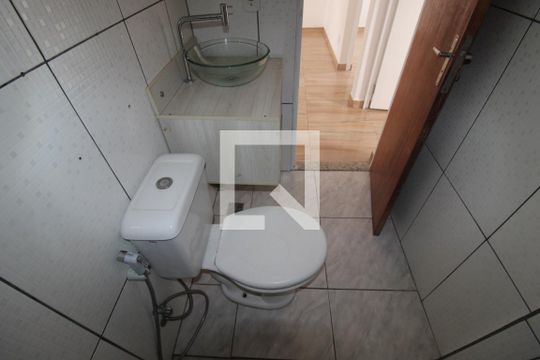 Banheiro de apartamento para alugar com 2 quartos, 46m² em Chácara São João, São Paulo