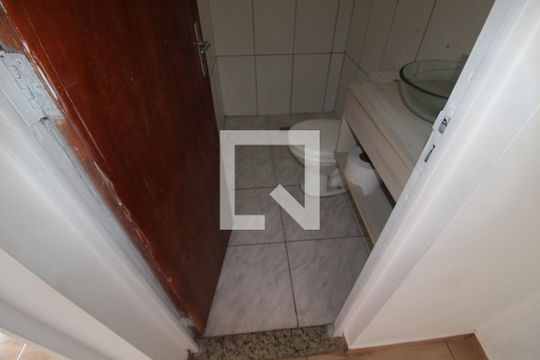 Banheiro de apartamento para alugar com 2 quartos, 46m² em Chácara São João, São Paulo