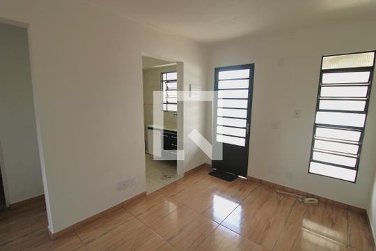 Apartamento para alugar com 2 quartos, 46m² em Chácara São João, São Paulo