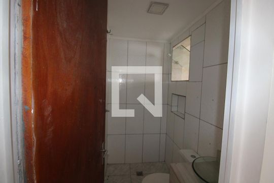 Banheiro de apartamento para alugar com 2 quartos, 46m² em Chácara São João, São Paulo