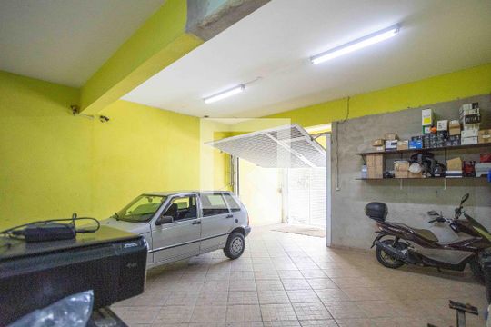Garagem de casa à venda com 6 quartos, 365m² em Centro, Diadema