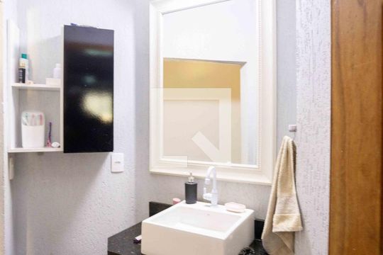 Banheiro de casa à venda com 6 quartos, 365m² em Centro, Diadema