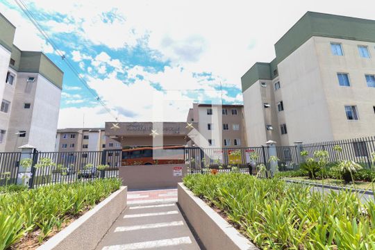 Fachada da Portaria de apartamento para alugar com 3 quartos, 52m² em Santa Cândida, Curitiba
