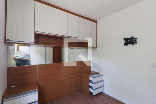 Quarto 3 de apartamento para alugar com 3 quartos, 52m² em Santa Cândida, Curitiba