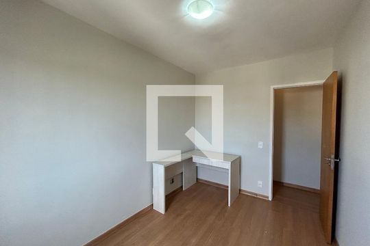 Quarto 1 de apartamento para alugar com 2 quartos, 52m² em Lins de Vasconcelos, Rio de Janeiro