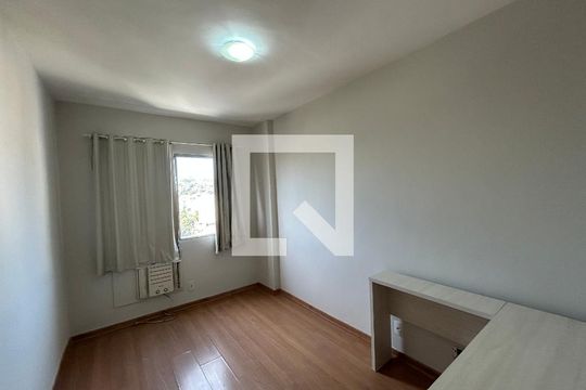 Quarto 1 de apartamento para alugar com 2 quartos, 52m² em Lins de Vasconcelos, Rio de Janeiro