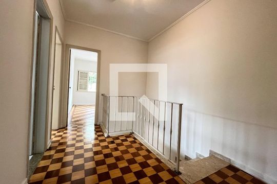 Hall de casa à venda com 4 quartos, 198m² em Vila São Paulo, São Paulo