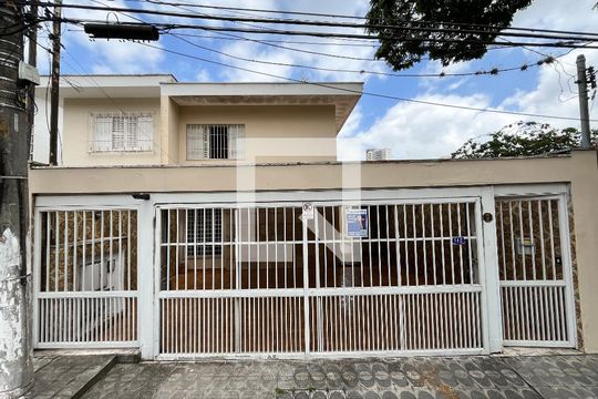 Fachada de casa à venda com 4 quartos, 198m² em Vila São Paulo, São Paulo