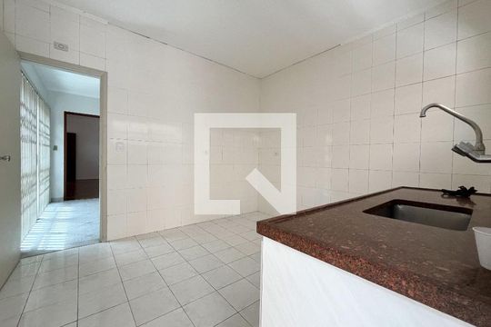 Cozinha de casa à venda com 4 quartos, 198m² em Vila São Paulo, São Paulo