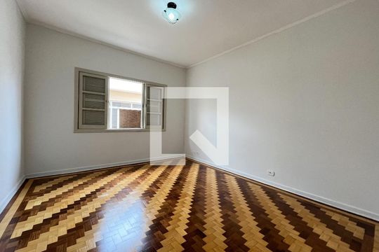 Suite de casa à venda com 4 quartos, 198m² em Vila São Paulo, São Paulo