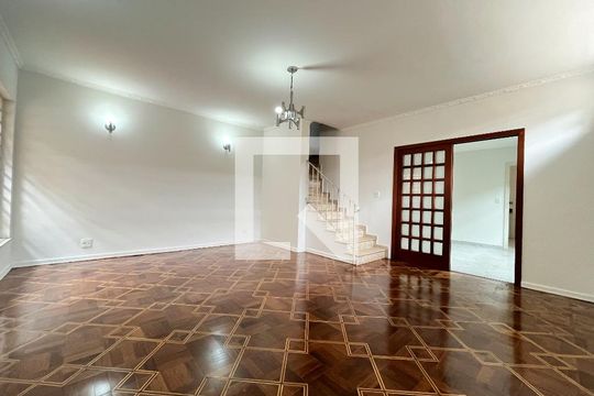 Casa à venda com 4 quartos, 198m² em Vila São Paulo, São Paulo