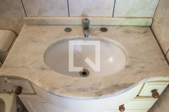 Banheiro social - pia de apartamento à venda com 2 quartos, 50m² em Partenon, Porto Alegre