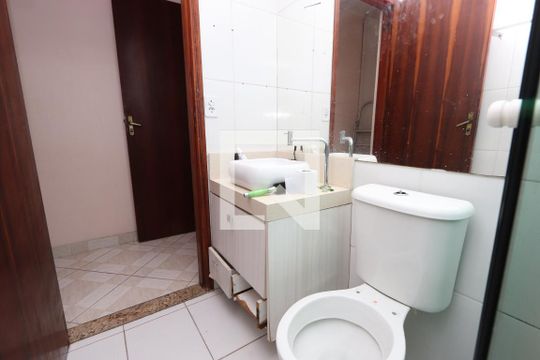 Banheiro da Suíte de casa para alugar com 3 quartos, 230m² em Jardim Santa Adélia, São Paulo