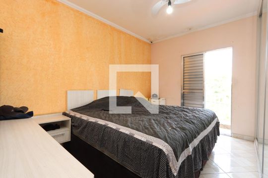 Suíte de casa para alugar com 3 quartos, 230m² em Jardim Santa Adélia, São Paulo