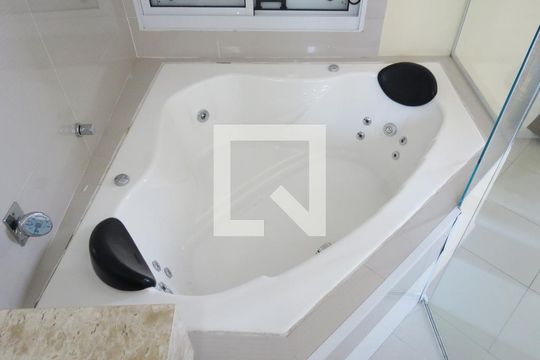 Banheiro Quarto 1 - Hidromassagem de casa à venda com 3 quartos, 306m² em Parque São Luís, São Paulo